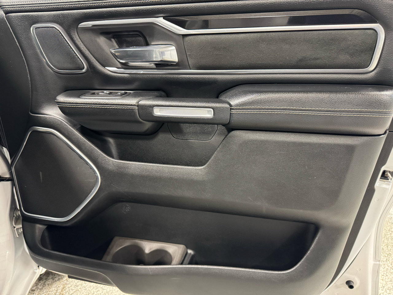 Used 2019 RAM 1500 Laramie image 18
