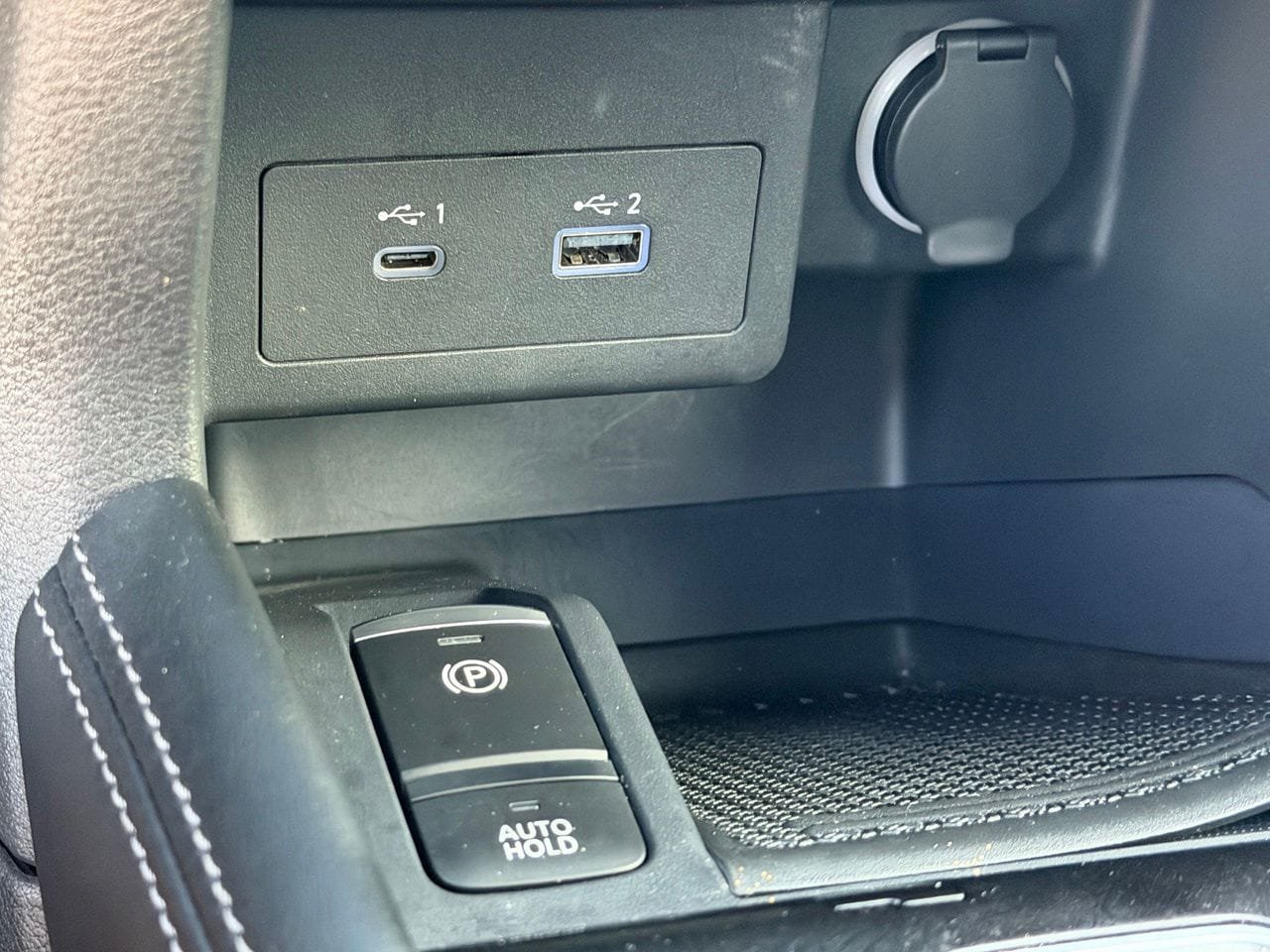 Certified 2024 Nissan Kicks SV FWD image 21