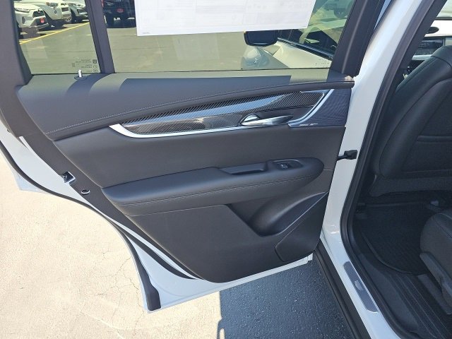 New 2025 Cadillac XT6 Sport w/ Technology Package image 6