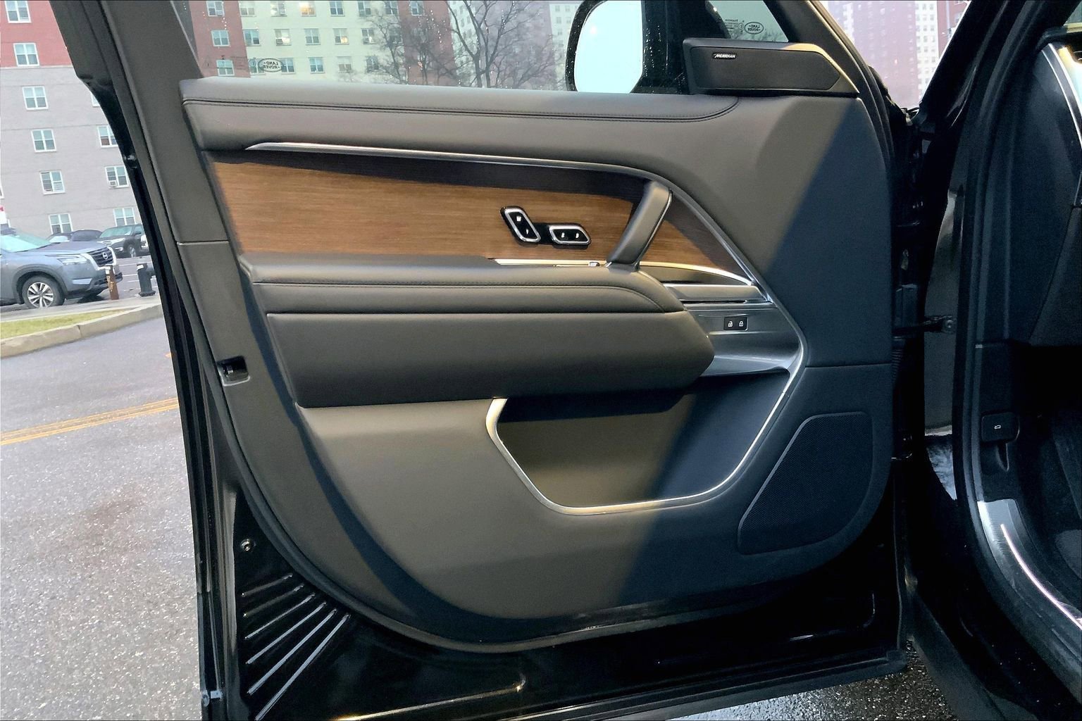 Used 2024 Land Rover Range Rover SE image 21