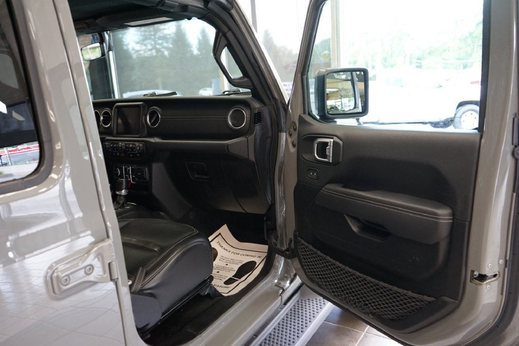 Used 2023 Jeep Wrangler Unlimited Sahara w/ Cold Weather Group AWD/4WD image 39