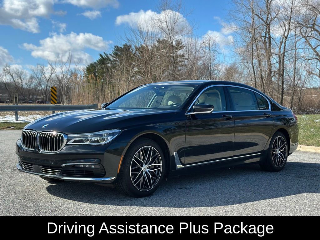 Used 2018 BMW 750i xDrive image 3