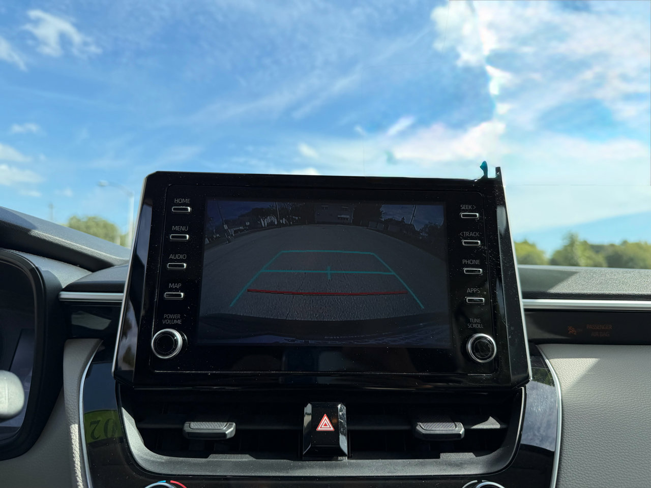 Used 2020 Toyota Corolla LE w/ Phone Cable & Charge Package image 13