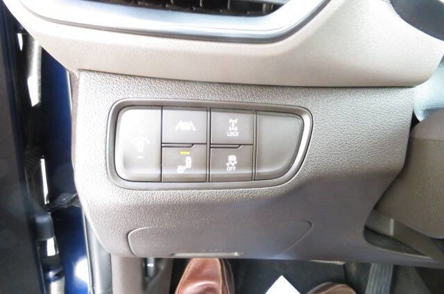 Used 2020 Hyundai Santa Fe SEL image 17