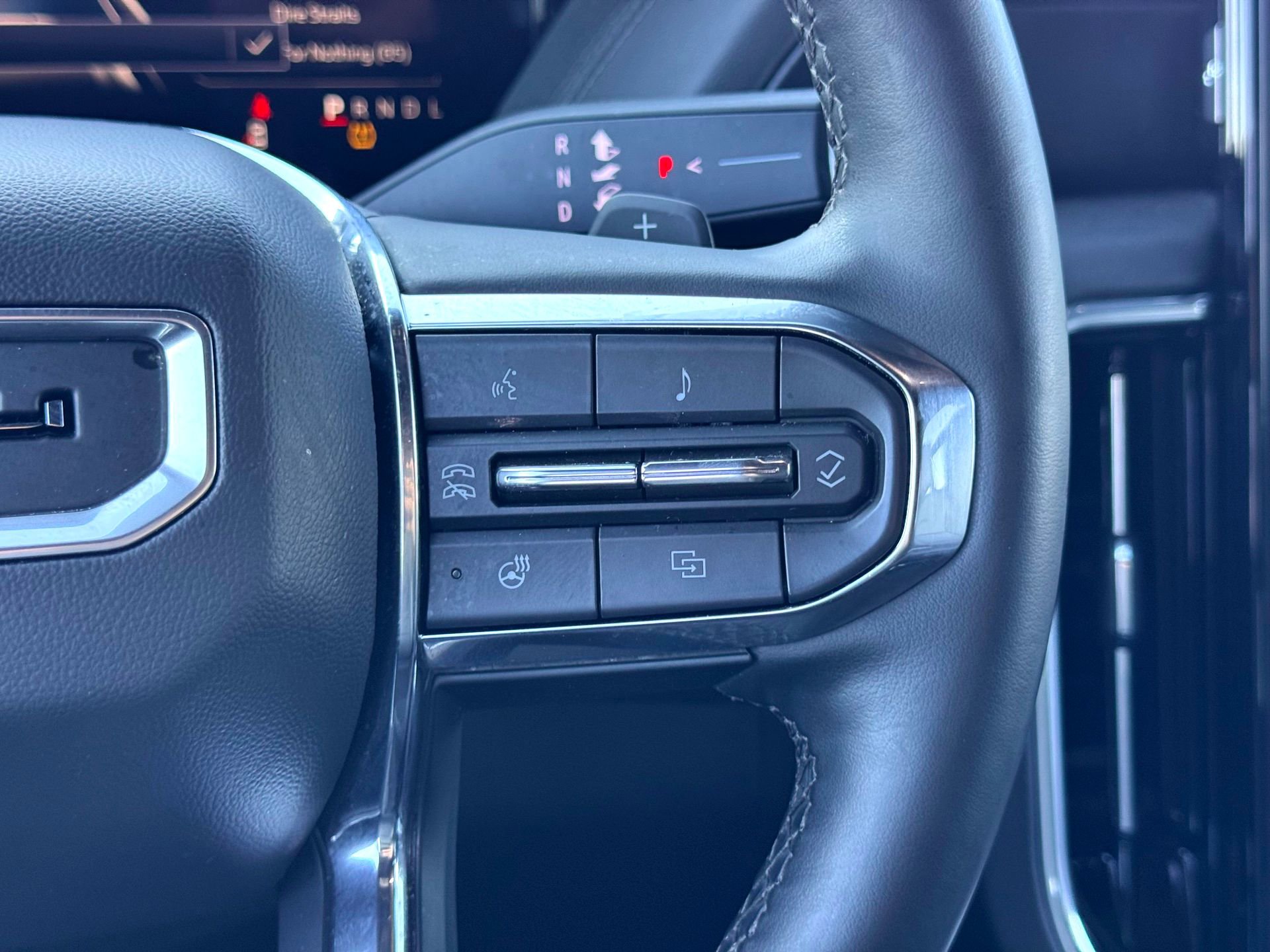 Used 2025 GMC Yukon Denali image 27