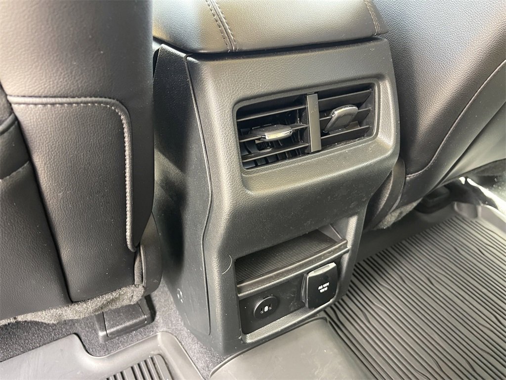 Used 2023 Ford Edge SEL w/ Convenience Package image 12