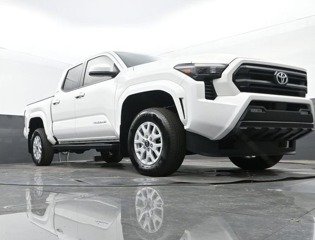 Used 2025 Toyota Tacoma SR5 RWD image 22