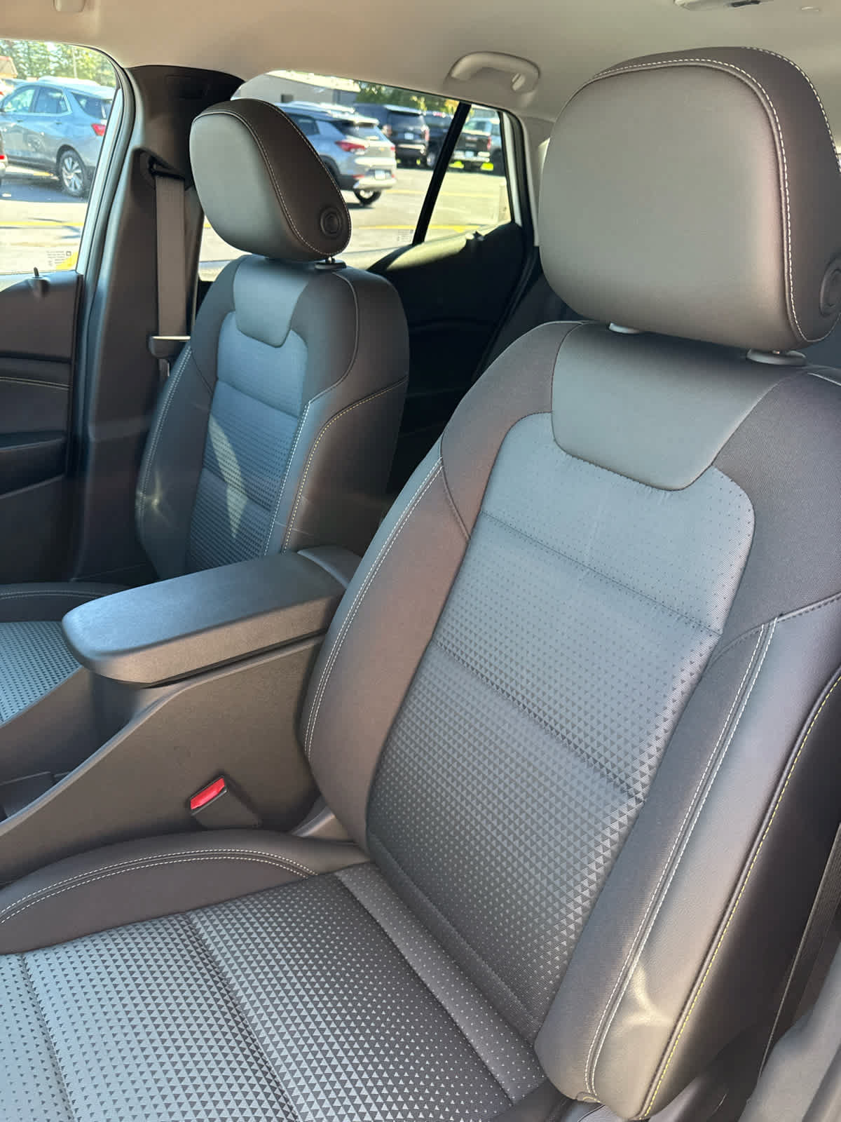 New 2026 Chevrolet Trax LT w/ Driver Confidence Package FWD image 6