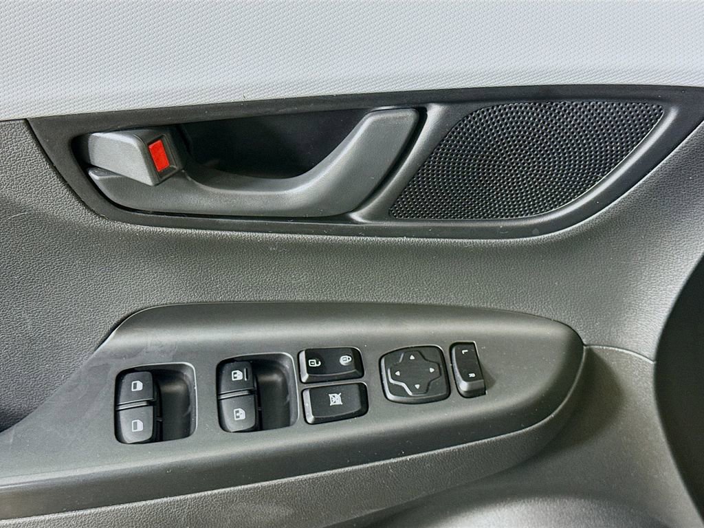 Used 2021 Hyundai Kona SEL Plus FWD image 24