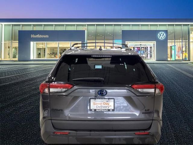 Used 2023 Toyota RAV4 LE AWD/4WD image 24