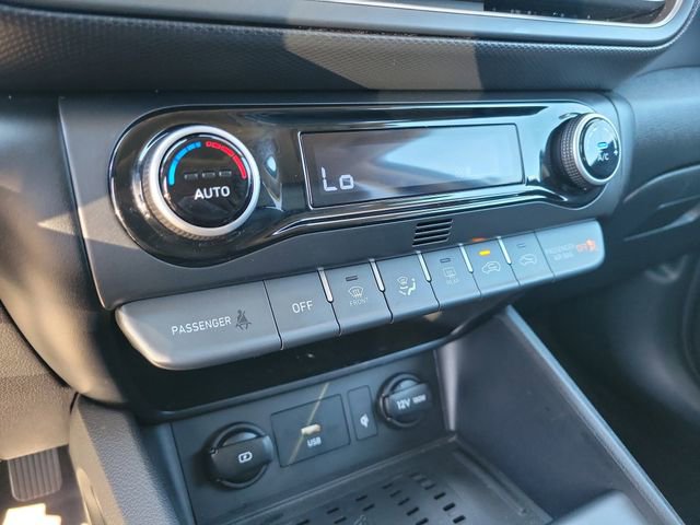 Used 2022 Hyundai Kona Limited image 29