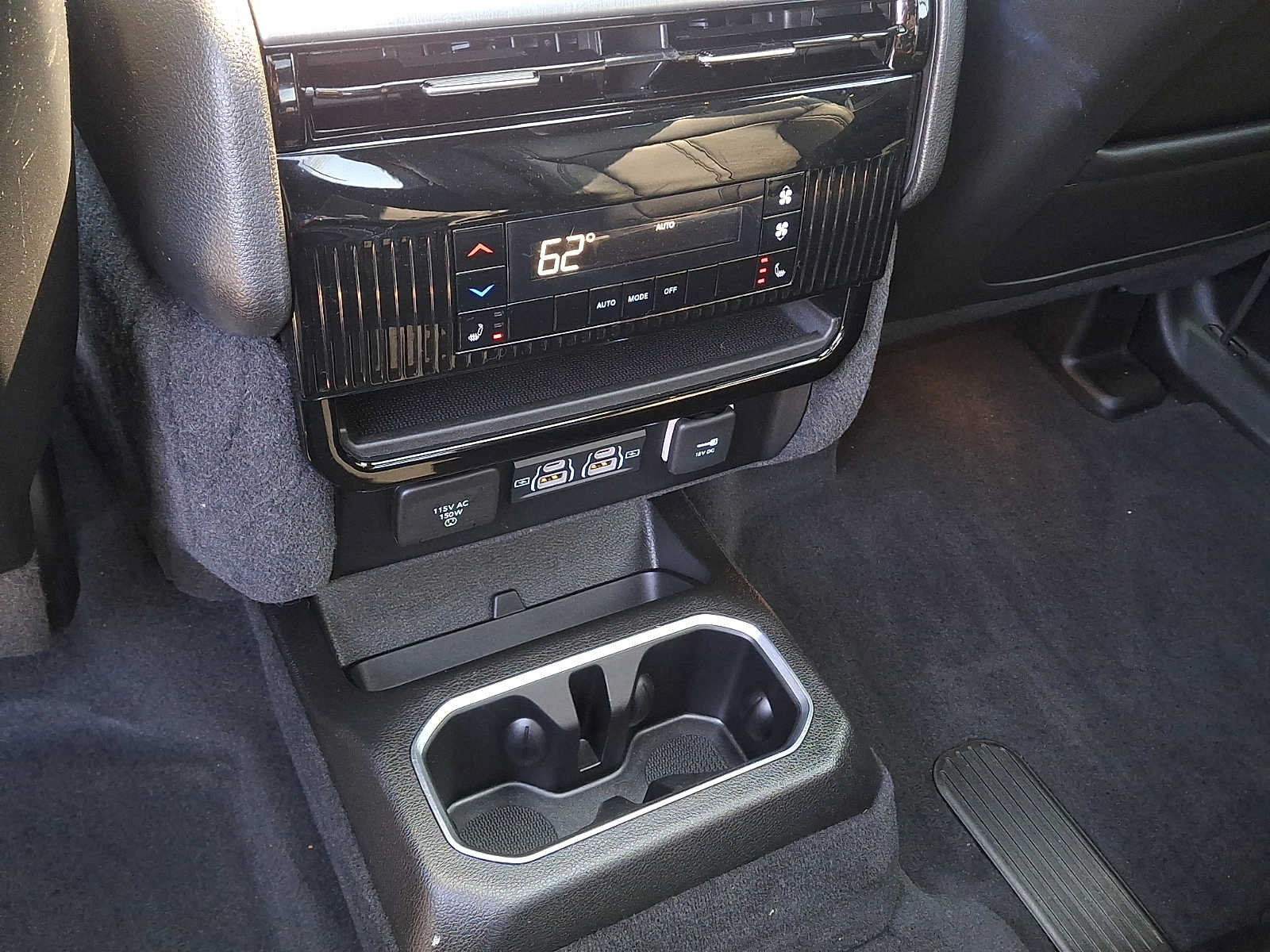 Used 2023 Jeep Wagoneer Series II AWD/4WD image 11