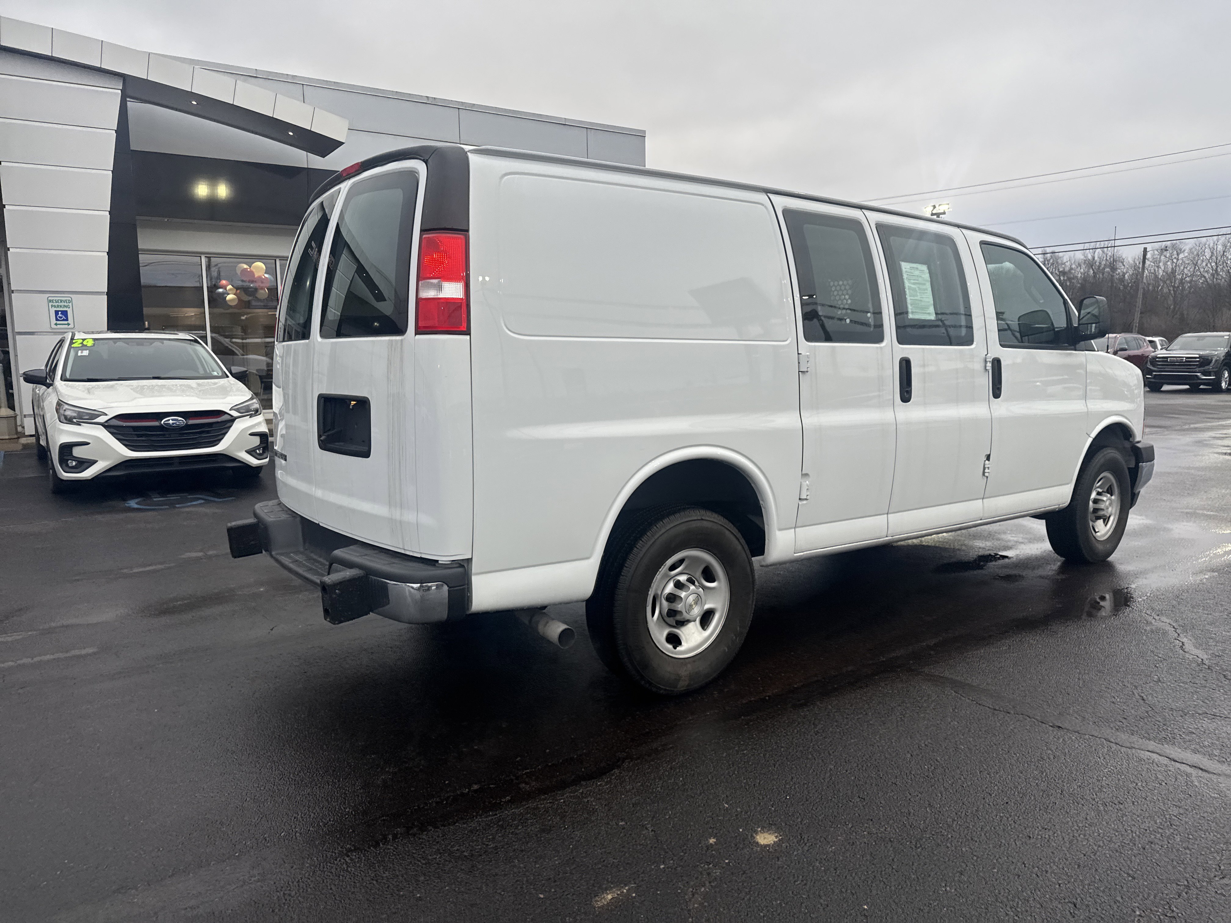 Used 2022 Chevrolet Express 2500 Work Van Full-size Cargo Van w/ Driver Convenience Package image 3