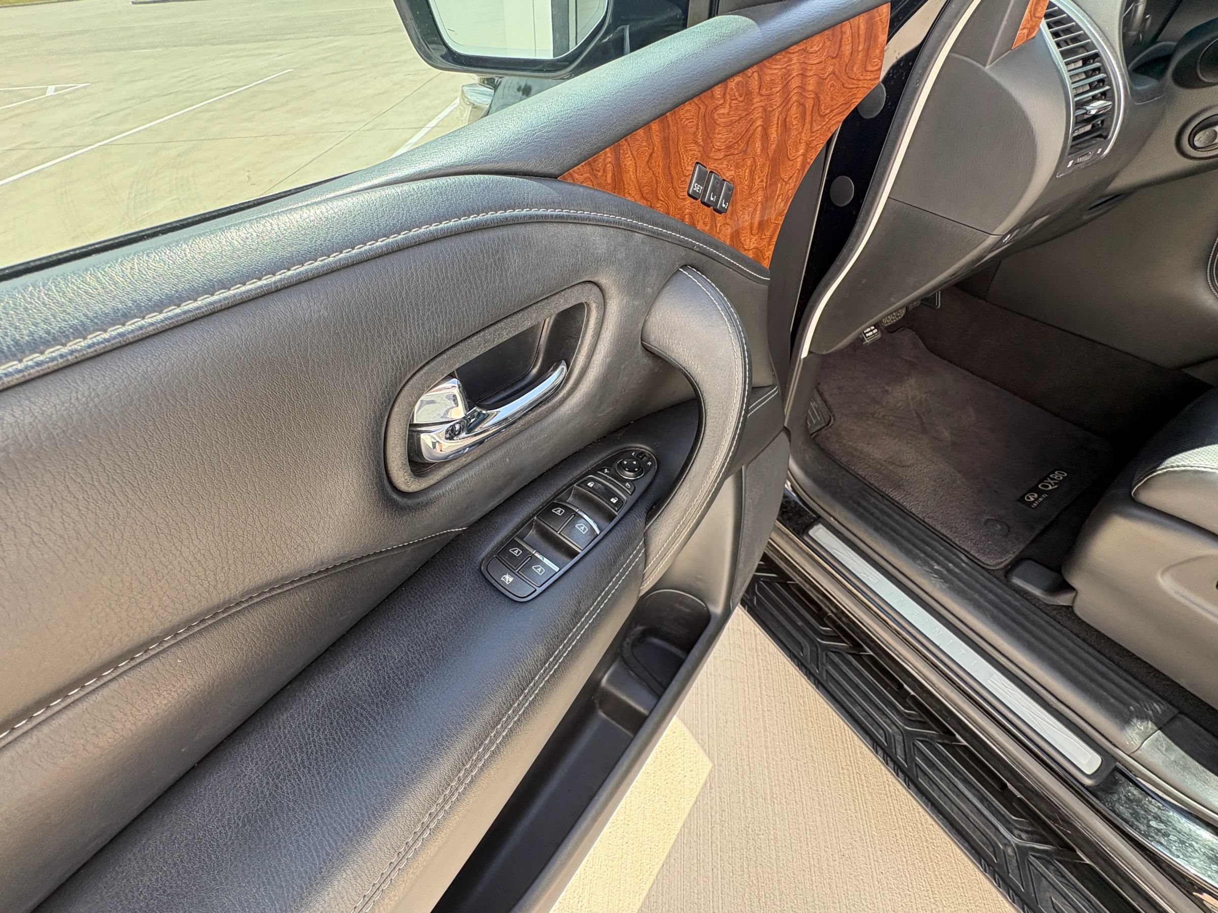Used 2019 INFINITI QX80 Luxe AWD/4WD image 30