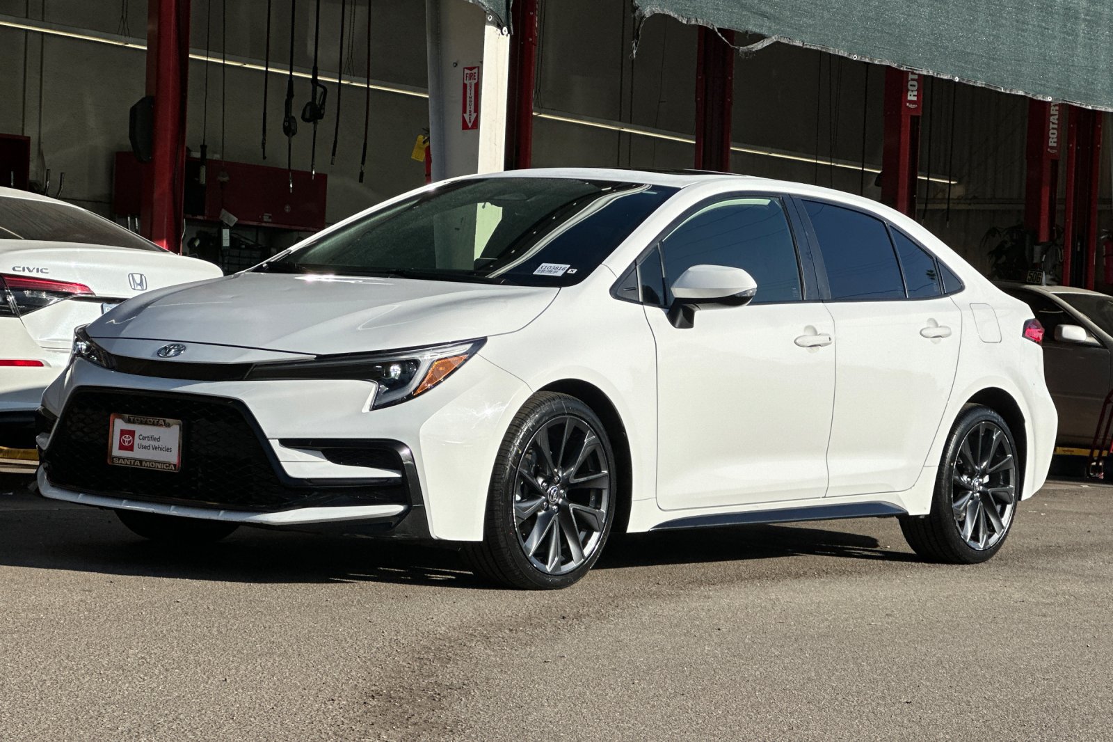 Certified 2024 Toyota Corolla SE w/ SE Premium Package FWD image 23