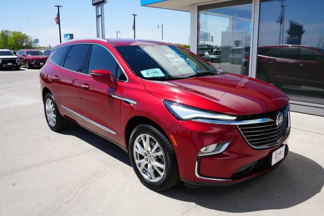 Used 2024 Buick Enclave Premium AWD/4WD image 37