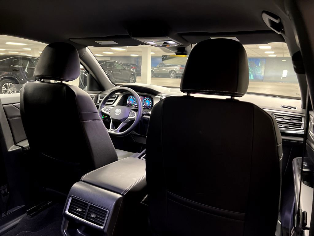 Used 2025 Volkswagen Atlas Cross Sport SE w/ Black Wheel Package image 21