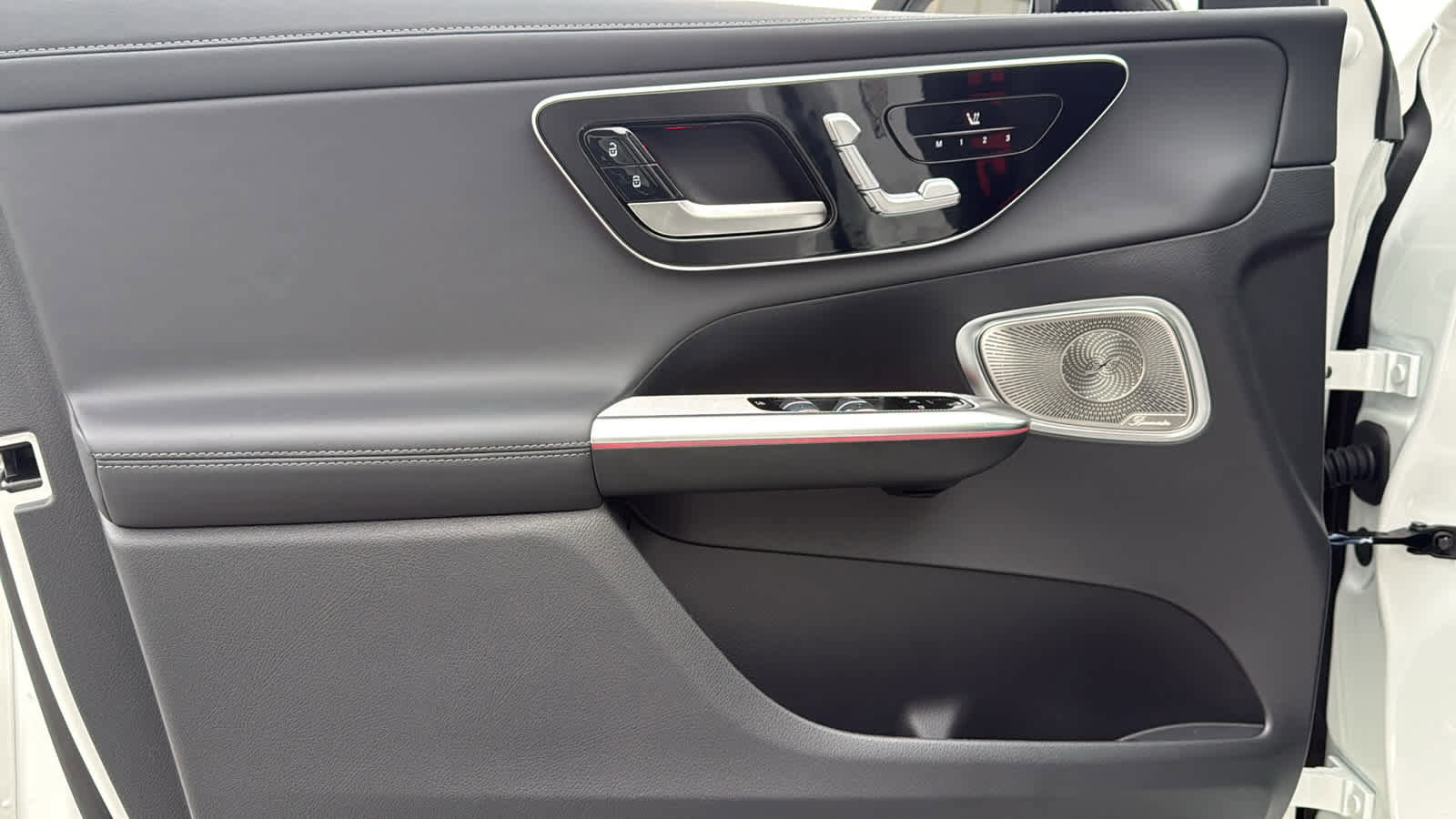 New 2025 Mercedes-Benz GLC 63 AMG S image 15