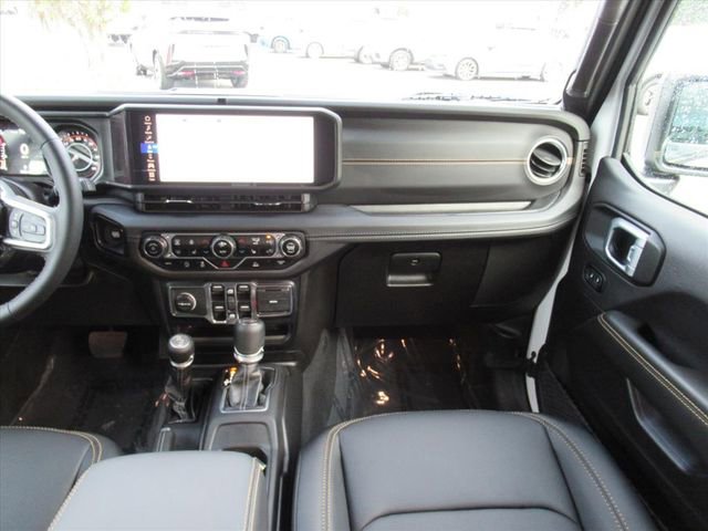 Certified 2024 Jeep Wrangler Sahara w/ Technology Group image 15