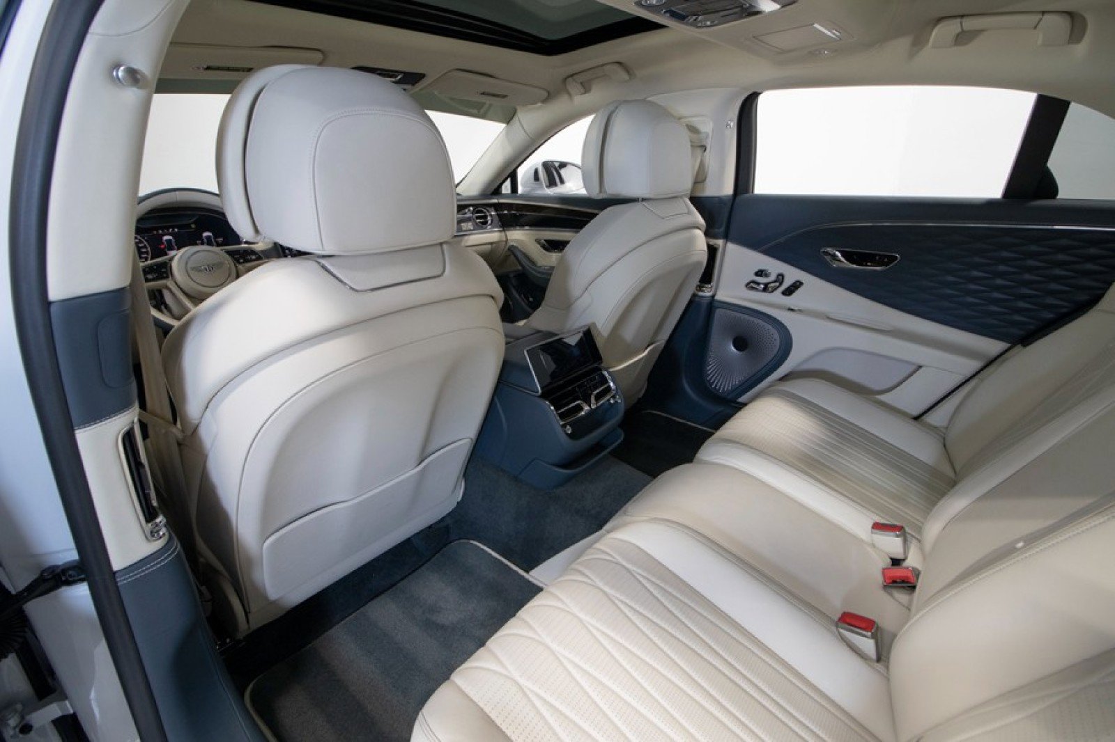 Used 2020 Bentley Flying Spur W12 w/ First Edition Specification image 48