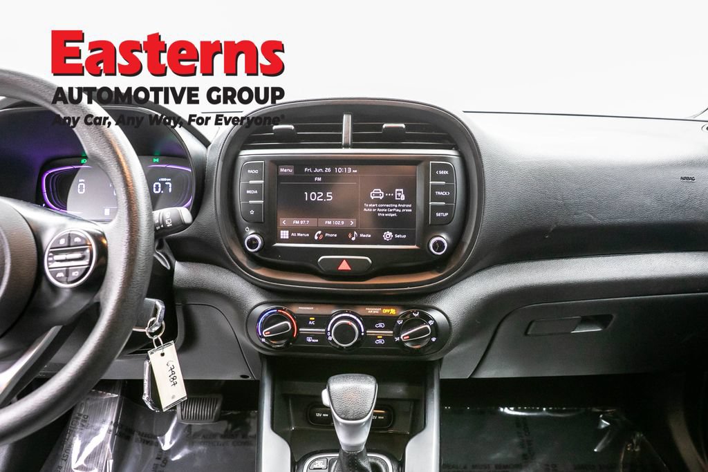 Used 2023 Kia Soul LX FWD image 12