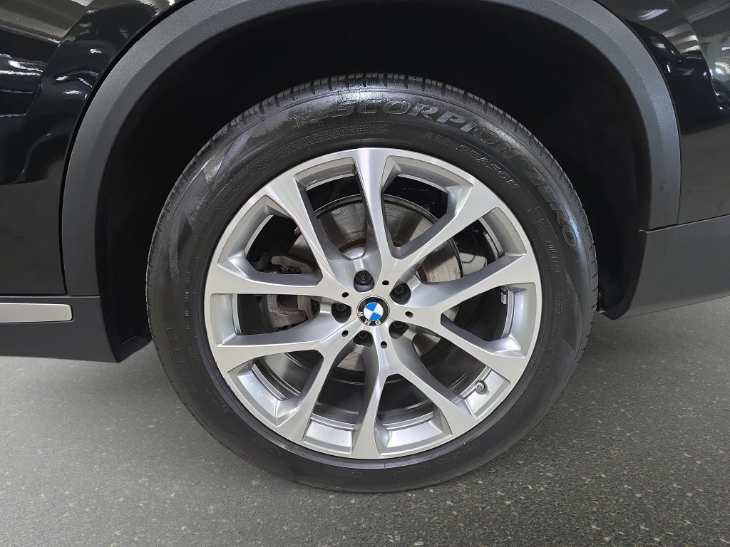 Certified 2024 BMW X5 xDrive40i w/ Premium Package AWD/4WD image 29