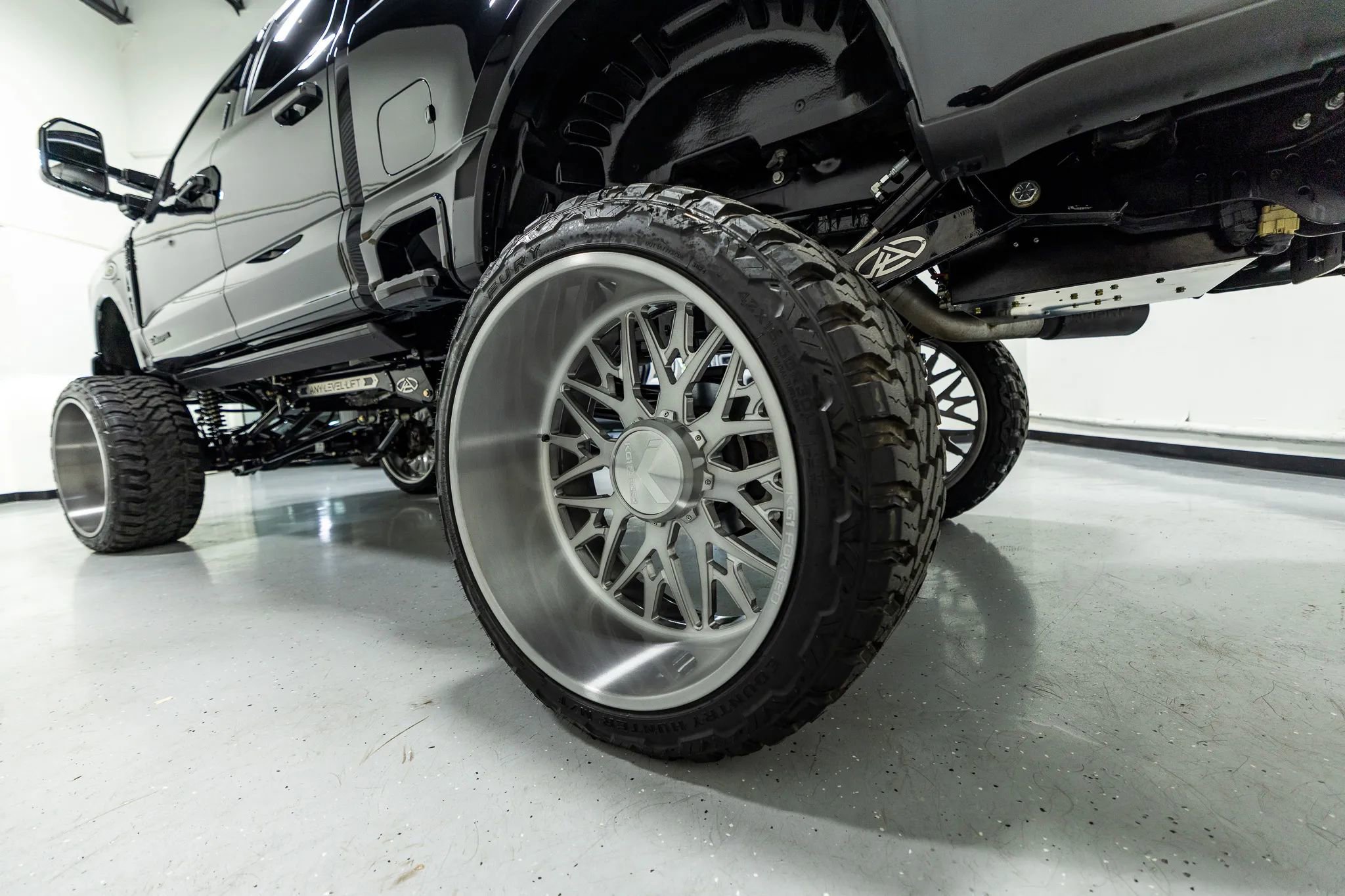 Used 2024 Ford F350 Platinum image 34