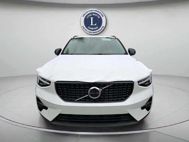 New 2026 Volvo XC40 B5 Plus w/ Protection Package Premier AWD/4WD image 3