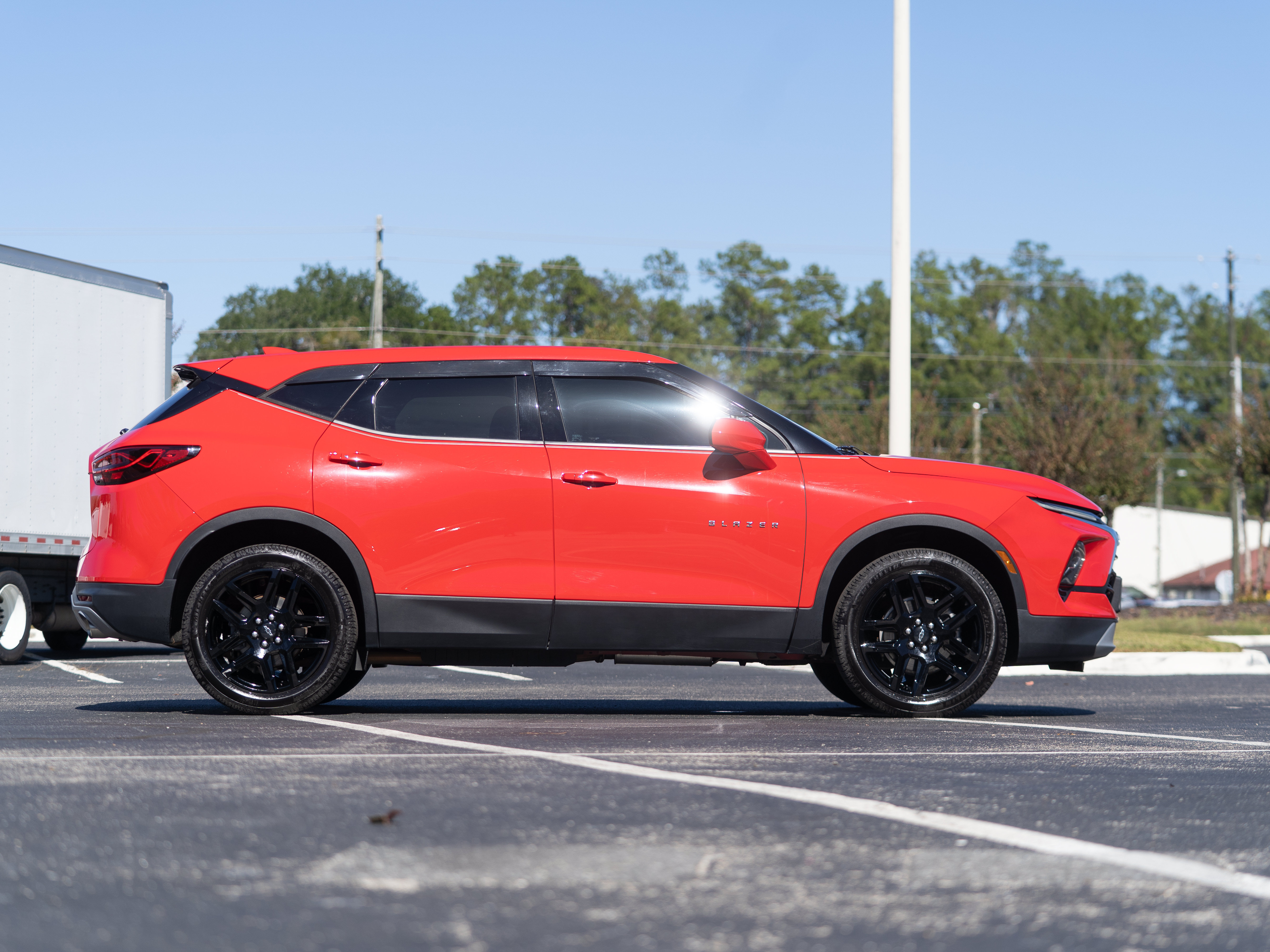 Used 2023 Chevrolet Blazer LT w/ LPO, Black Grille Bar Package FWD image 5