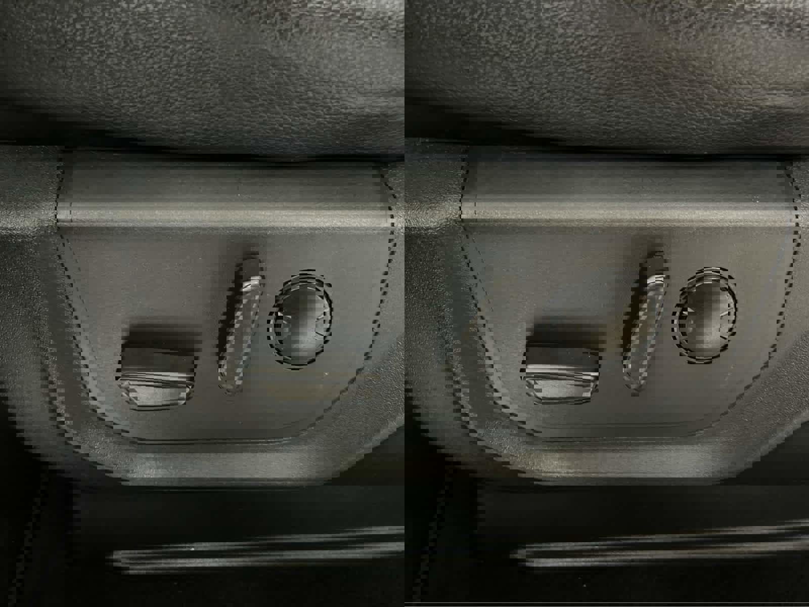 Used 2022 Ford F350 Lariat w/ Chrome Package image 16