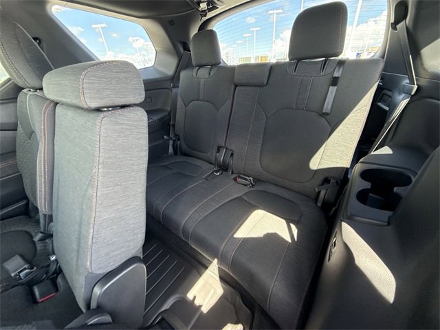 Used 2023 Honda Pilot Sport image 23