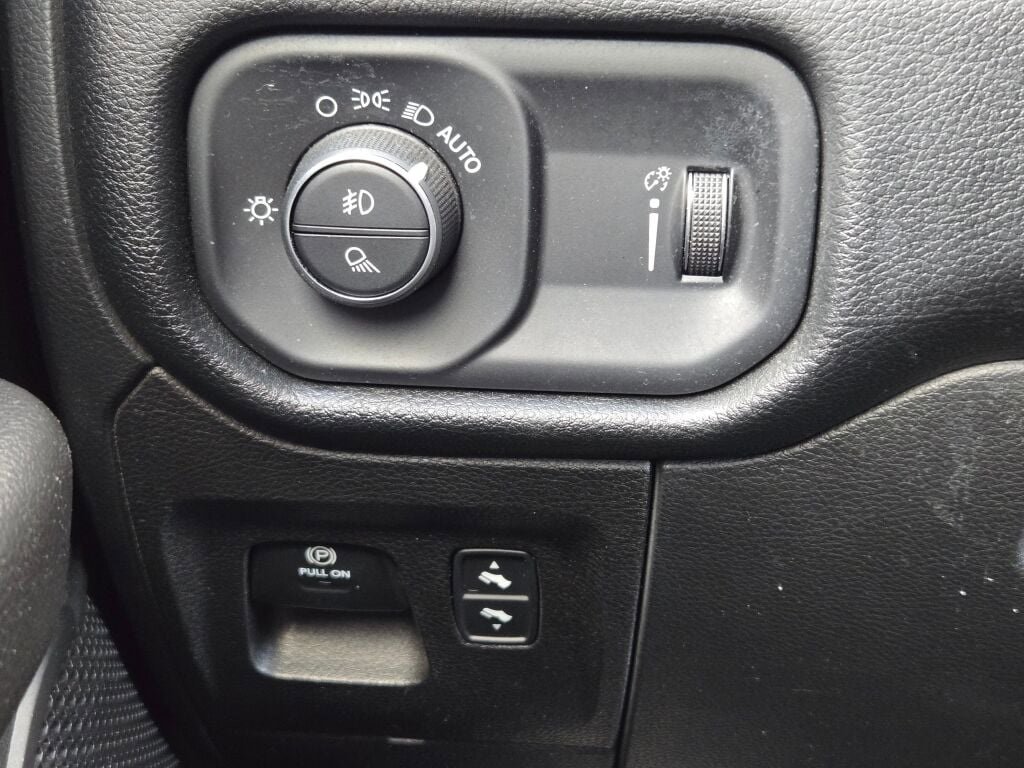 Used 2022 RAM 1500 Big Horn image 25