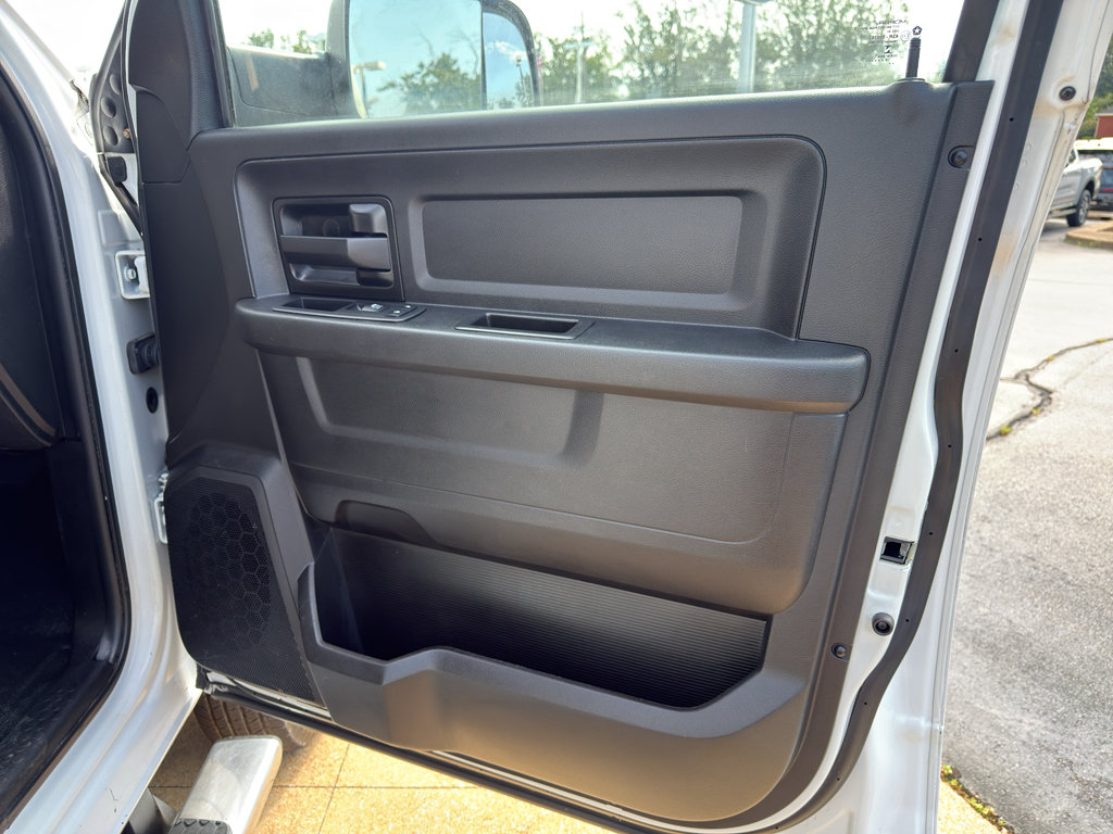 Used 2018 RAM 3500 Tradesman w/ Chrome Appearance Group AWD/4WD image 13