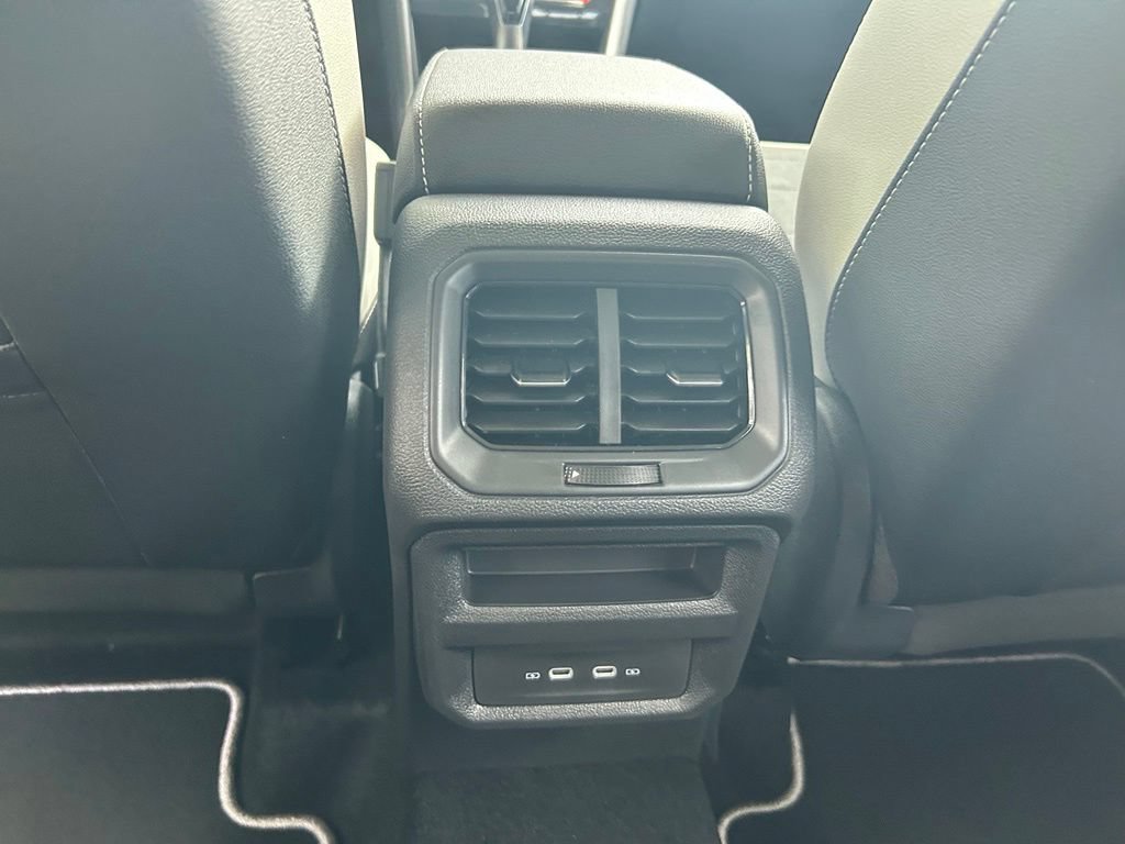 New 2026 Volkswagen Taos SE FWD image 39