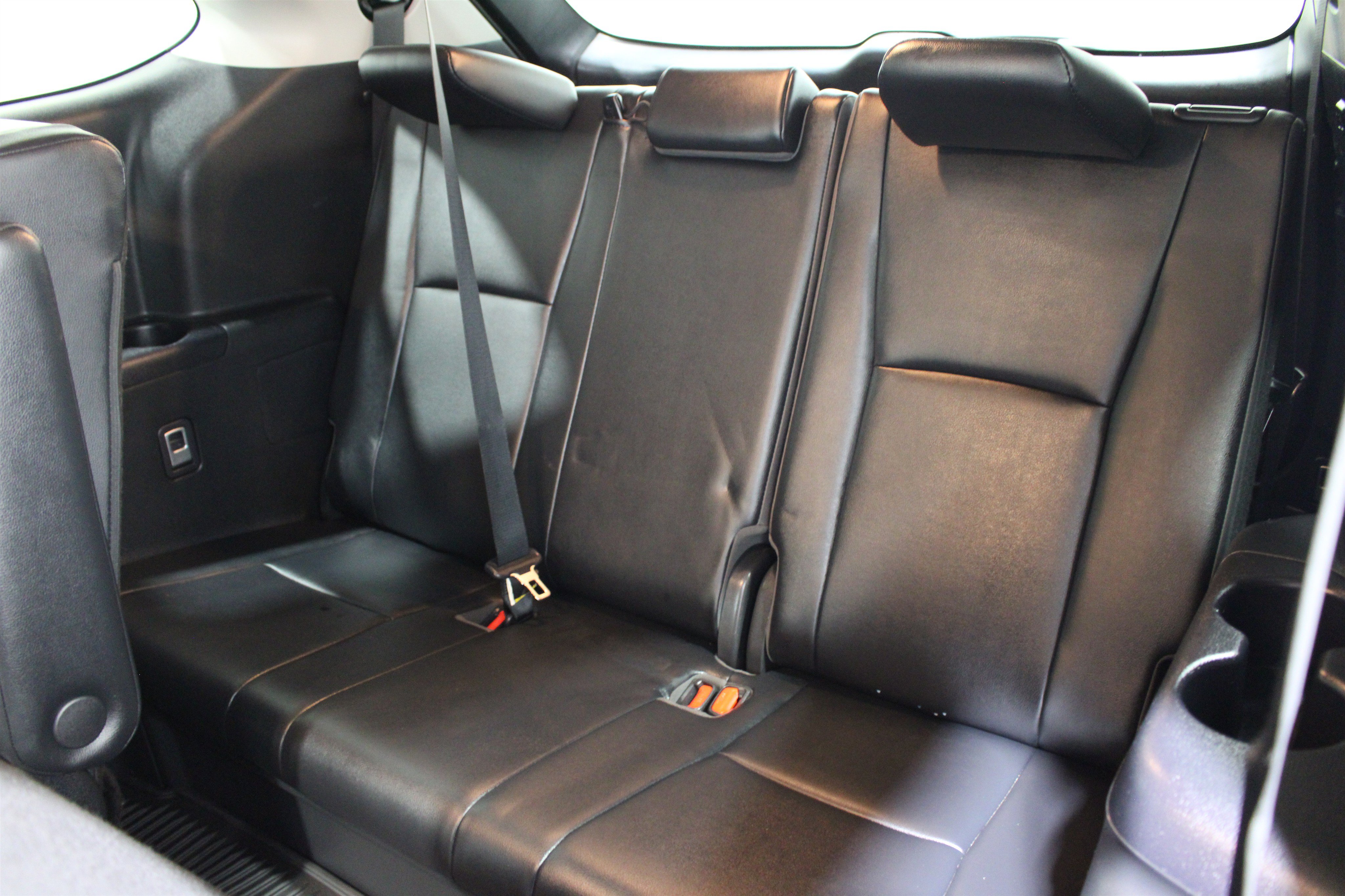 Used 2020 Toyota Highlander XLE AWD/4WD image 20