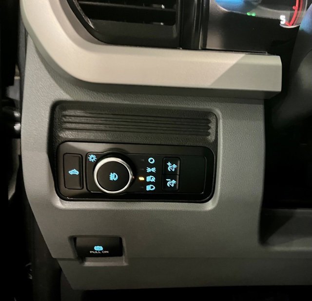 Used 2025 Ford F350 XL w/ XL Chrome Package image 20