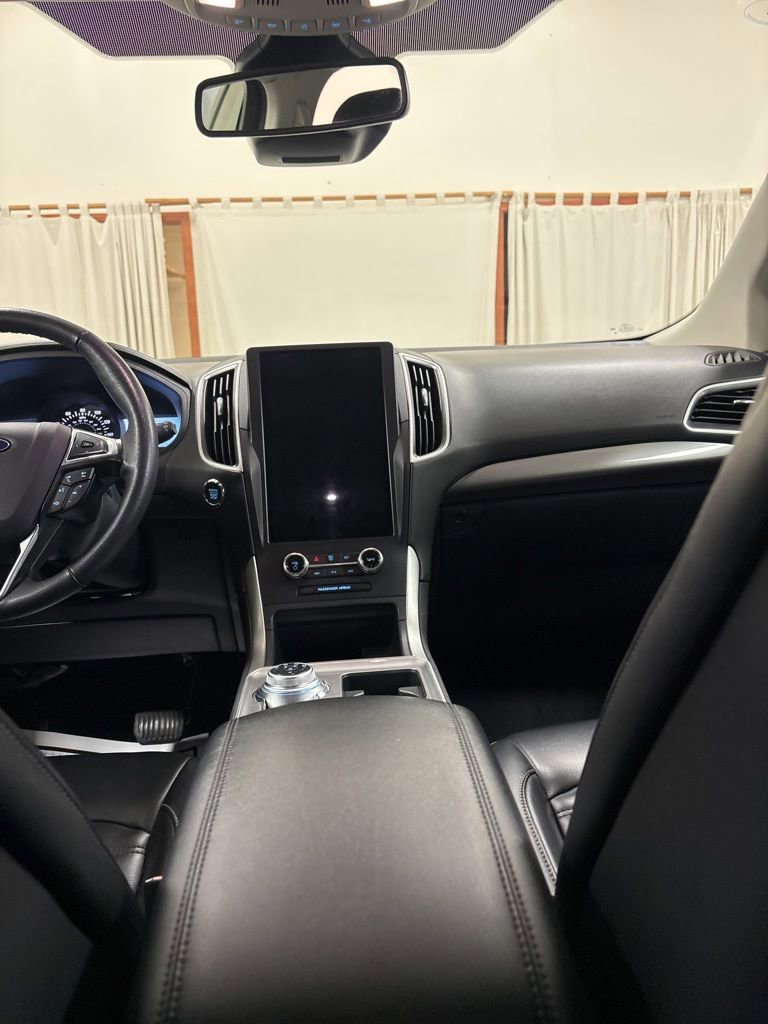 Used 2024 Ford Edge SEL AWD/4WD image 17