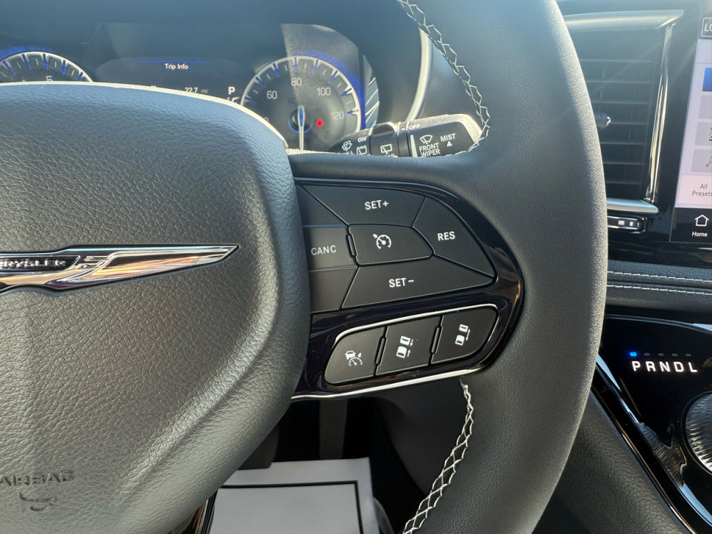 New 2026 Chrysler Pacifica Select image 20