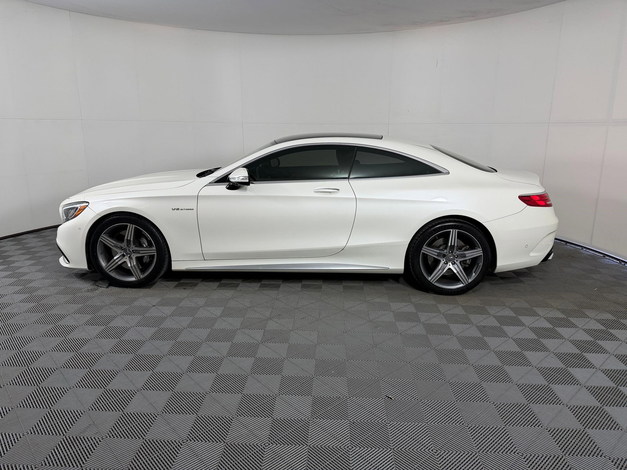 Used 2017 Mercedes-Benz S 63 AMG 4MATIC Coupe image 2