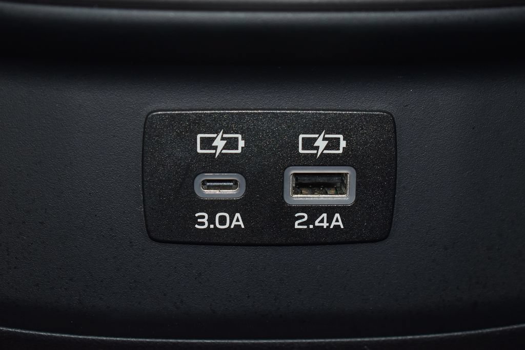 Used 2025 Subaru Outback Onyx Edition AWD/4WD image 32