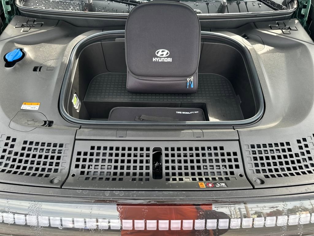 New 2026 Hyundai Ioniq 9 Calligraphy image 15