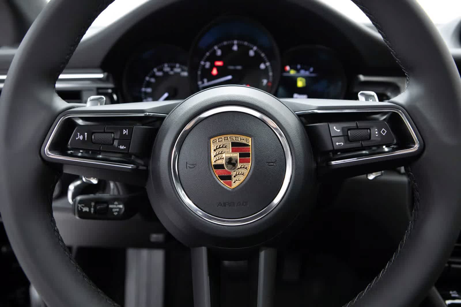 Used 2026 Porsche Macan AWD/4WD image 14