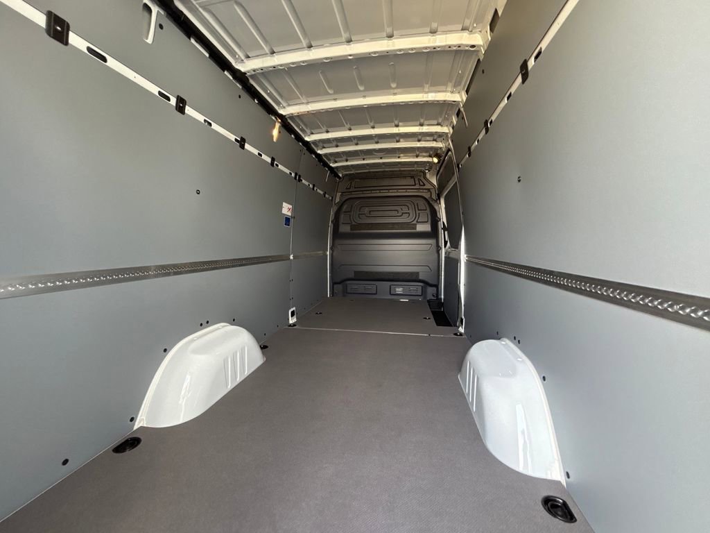 Used 2025 Mercedes-Benz Sprinter 2500 image 19