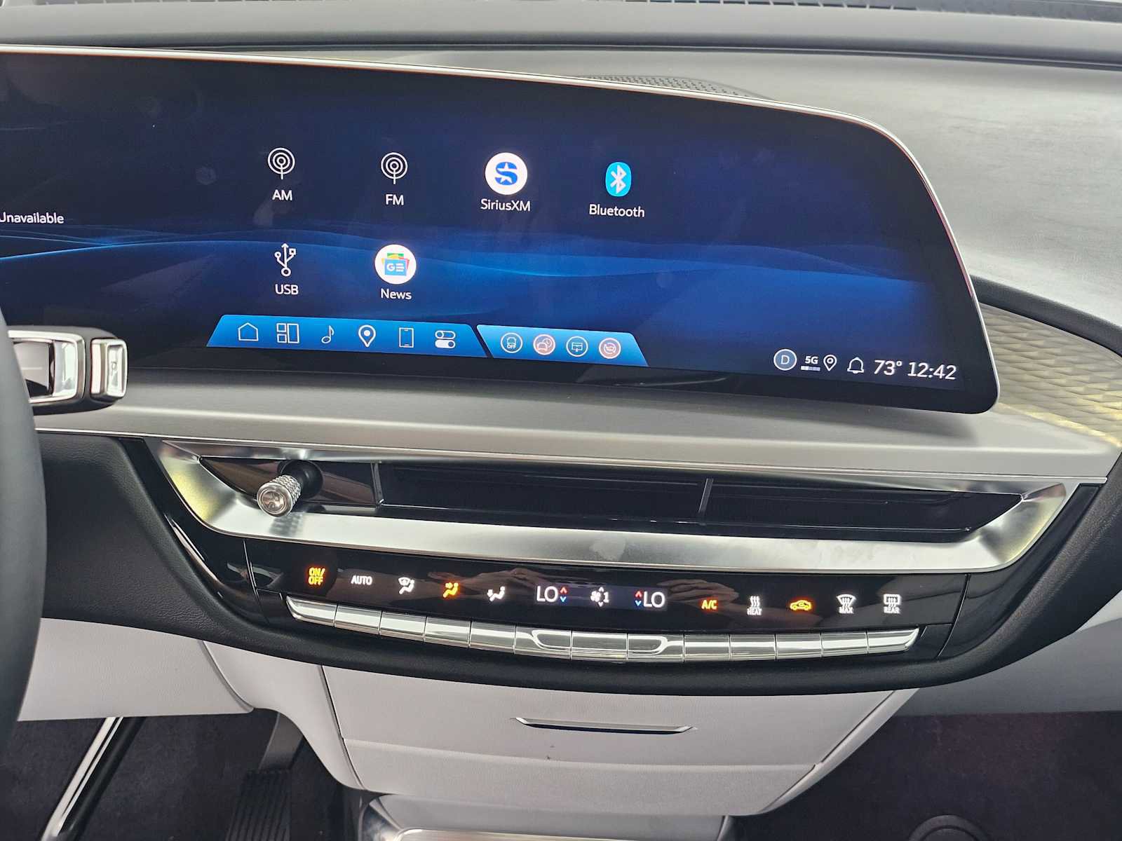 Used 2026 Cadillac Lyriq Luxury w/ LPO, Floor Liner Package image 27