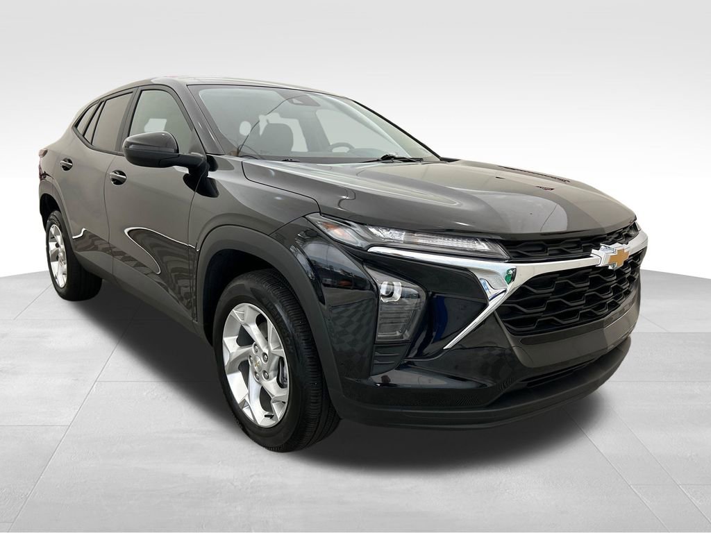 Used 2025 Chevrolet Trax LS w/ LS Convenience Package FWD image 7