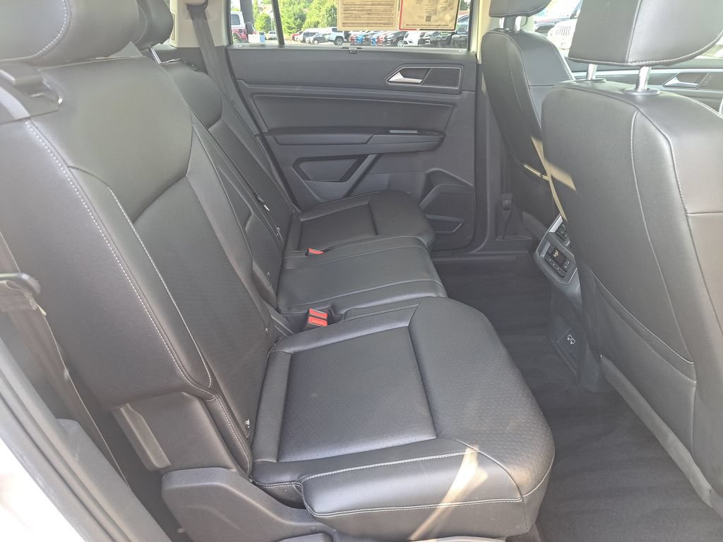 Used 2018 Volkswagen Atlas SEL w/ R-Line Package AWD/4WD image 30