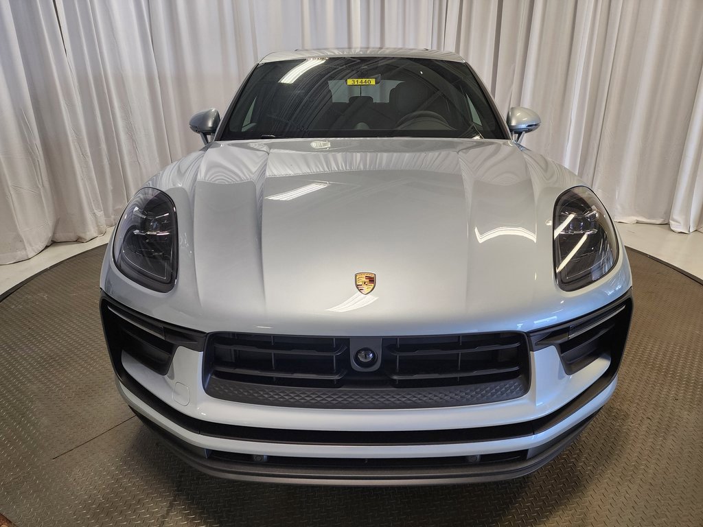Used 2025 Porsche Macan . image 30