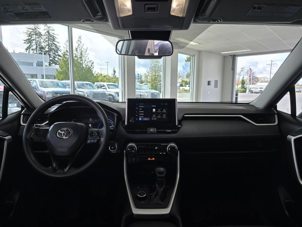 Used 2024 Toyota RAV4 XLE AWD/4WD image 24