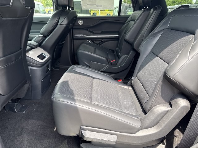 New 2027 Lincoln Navigator Reserve w/ Jet Appearance Package AWD/4WD image 15