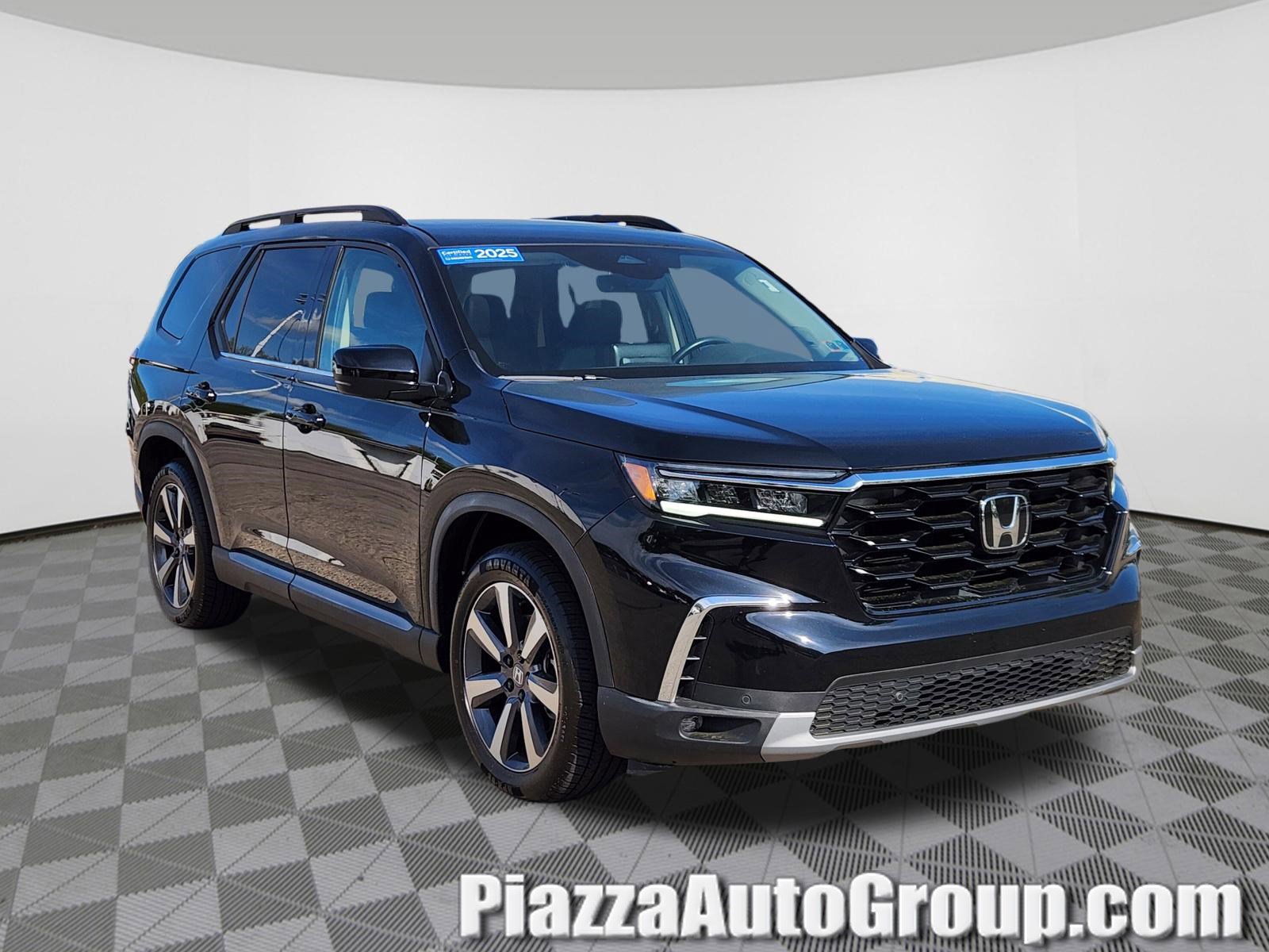 Certified 2025 Honda Pilot Touring video 1